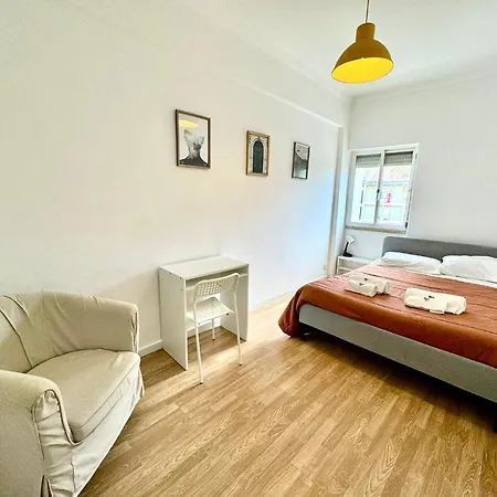 Big Flat Next To Lisbon And Caparica Apartment *