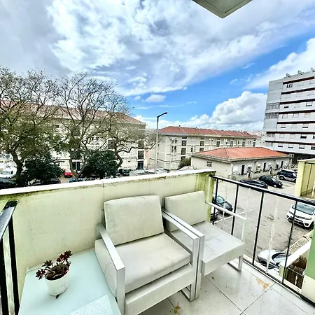 Apartment Big Flat Next To Lisbon And Caparica Almada